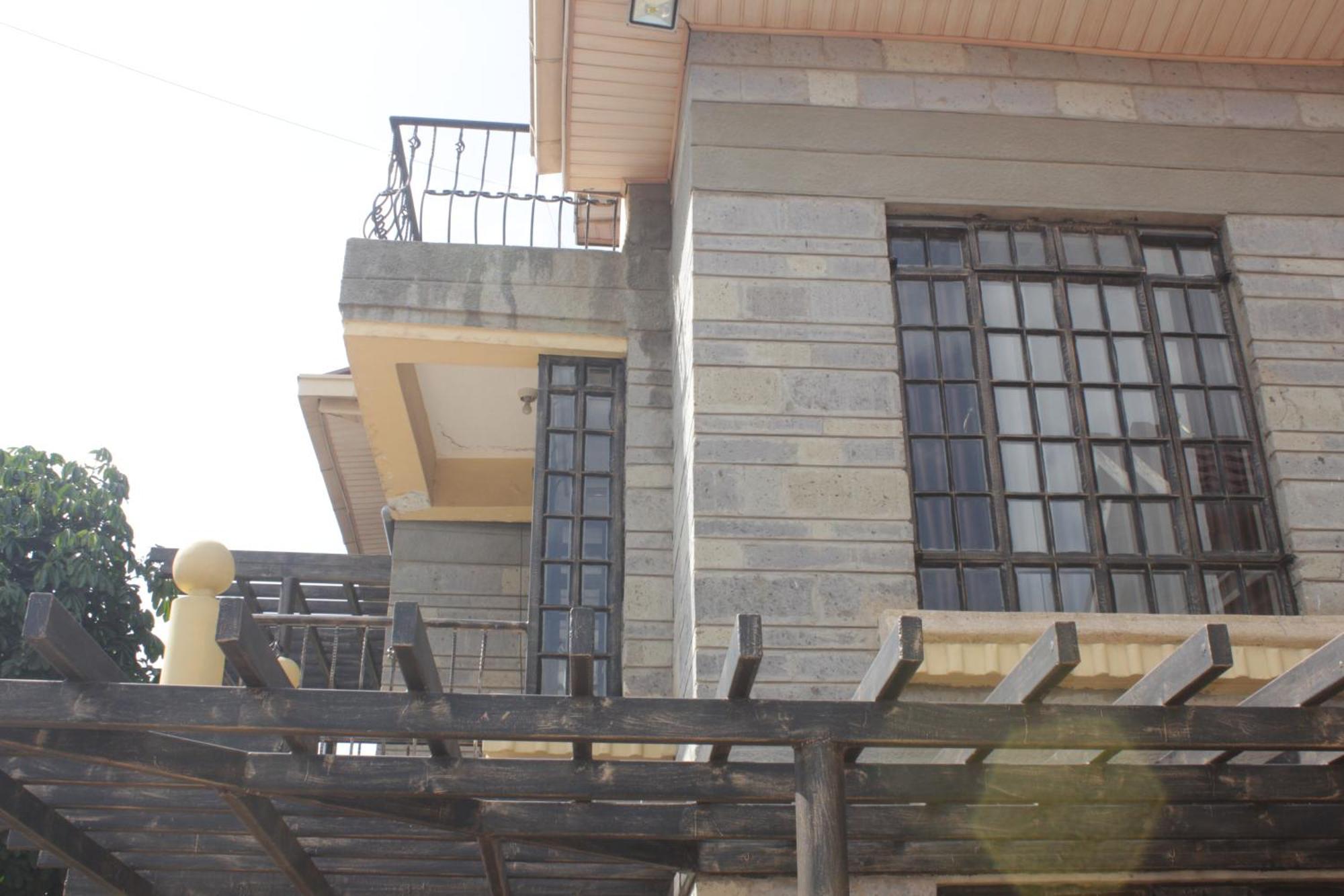 Eshborns House - Near Jomo Kenyatta International Airport And Sgr With Shuttle Services Syokimau Экстерьер фото